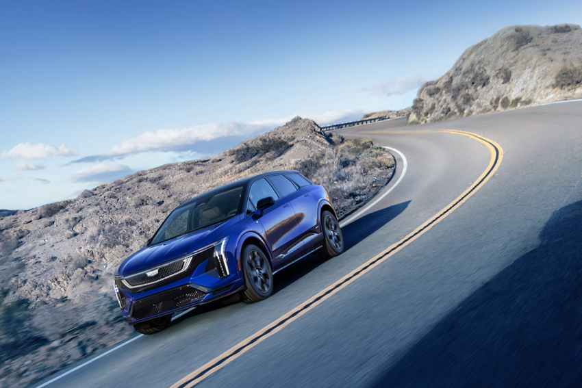 Nouvelle Cadillac OPTIQ-V 2026 sur la route